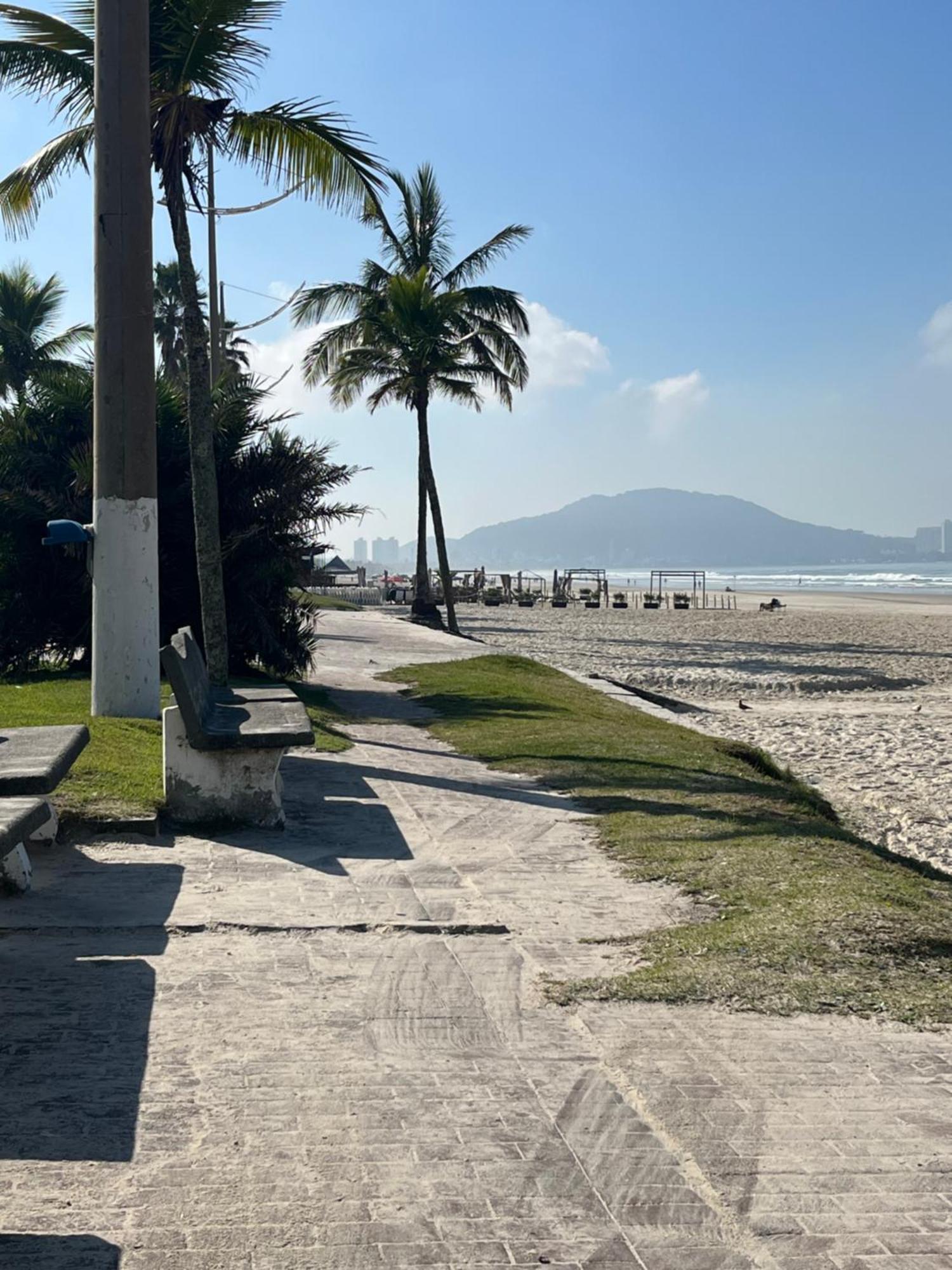 Apartment 1 , ,enseada Com 2 Dorm, 200m Praia, *
